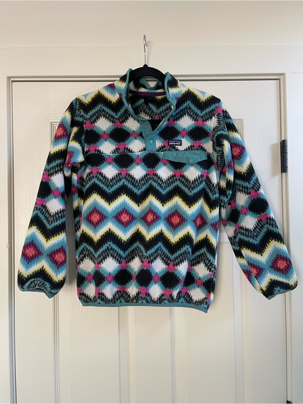Youth Girl’s Patagonia Synchilla Southwestern Diamond Snap-T Fleece Pullover XL